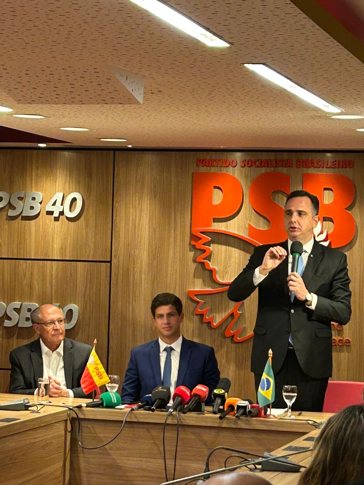 Pacheco se filia ao PSB e deixa candidatura ao governo de Minas em aberto: ‘Definições ainda virão’