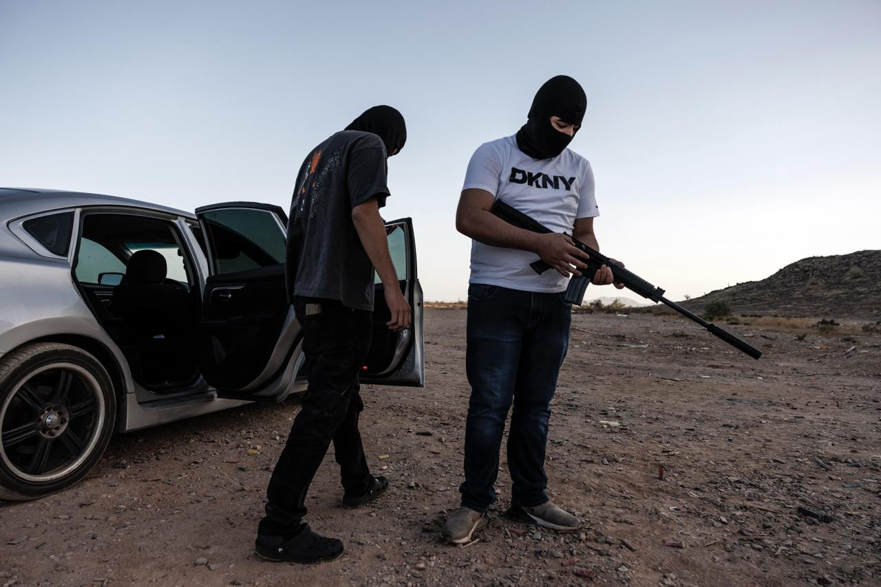 Rota do tráfico: Adolescentes americanos abastecem cartéis mexicanos com armas compradas e roubadas nos EUA