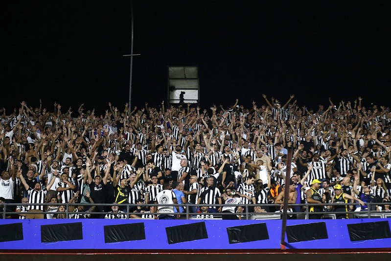 Torcida do Botafogo esgota ingressos destinados aos alvinegros para a final da Libertadores