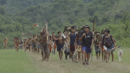 Documentário brasileiro 'A queda do céu' celebra vida dos yanomamis em Cannes