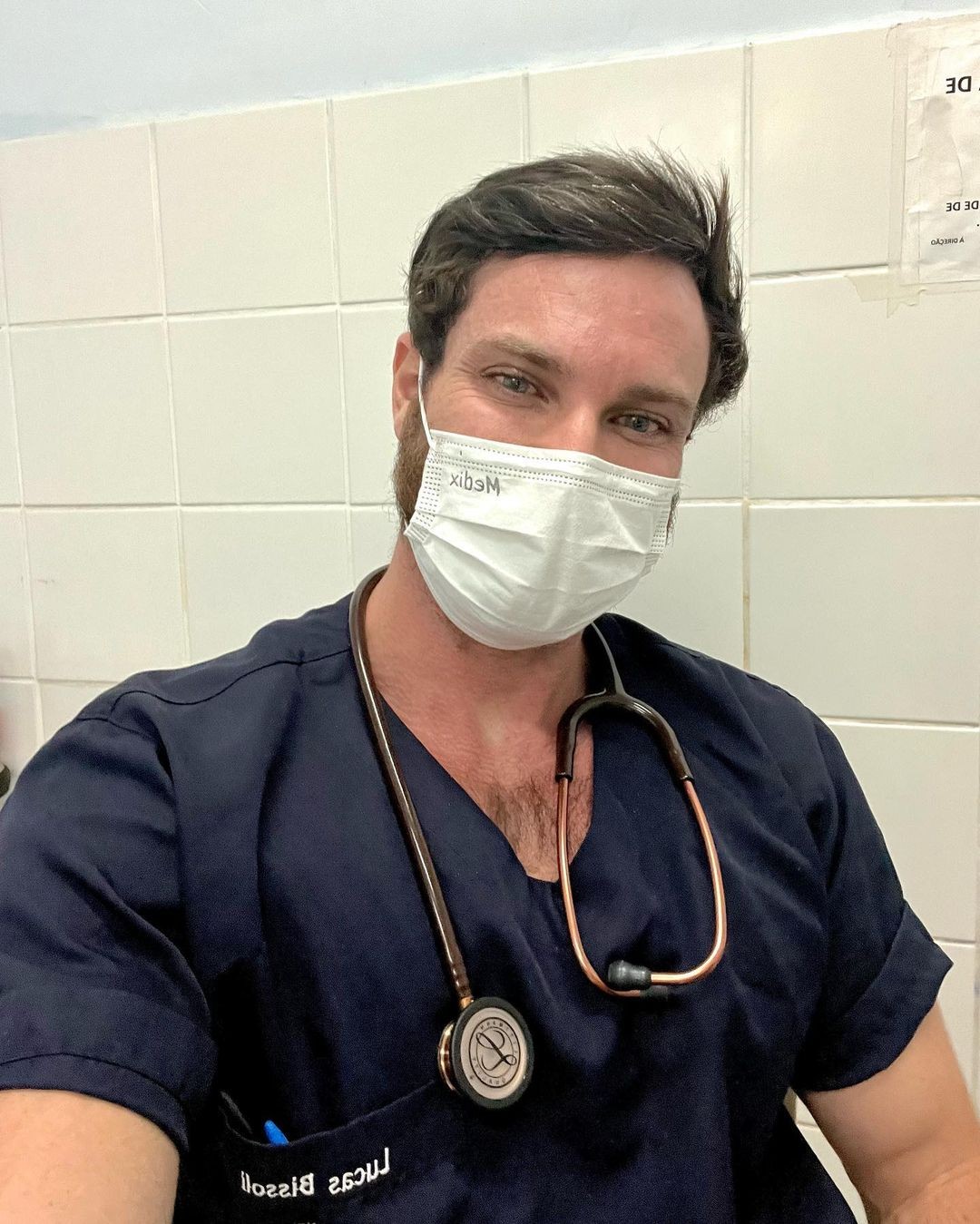 Lucas está focado na faculdade de Medicina e também não assumiu outro relacionamento