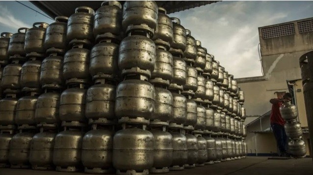 O preço do gás de botijão depende do valor cobrado pela Petrobras às distribuidoras