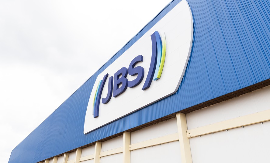 Perto de estrear em NY, JBS tem salto na Bolsa, supera R$ 100 bi e ...