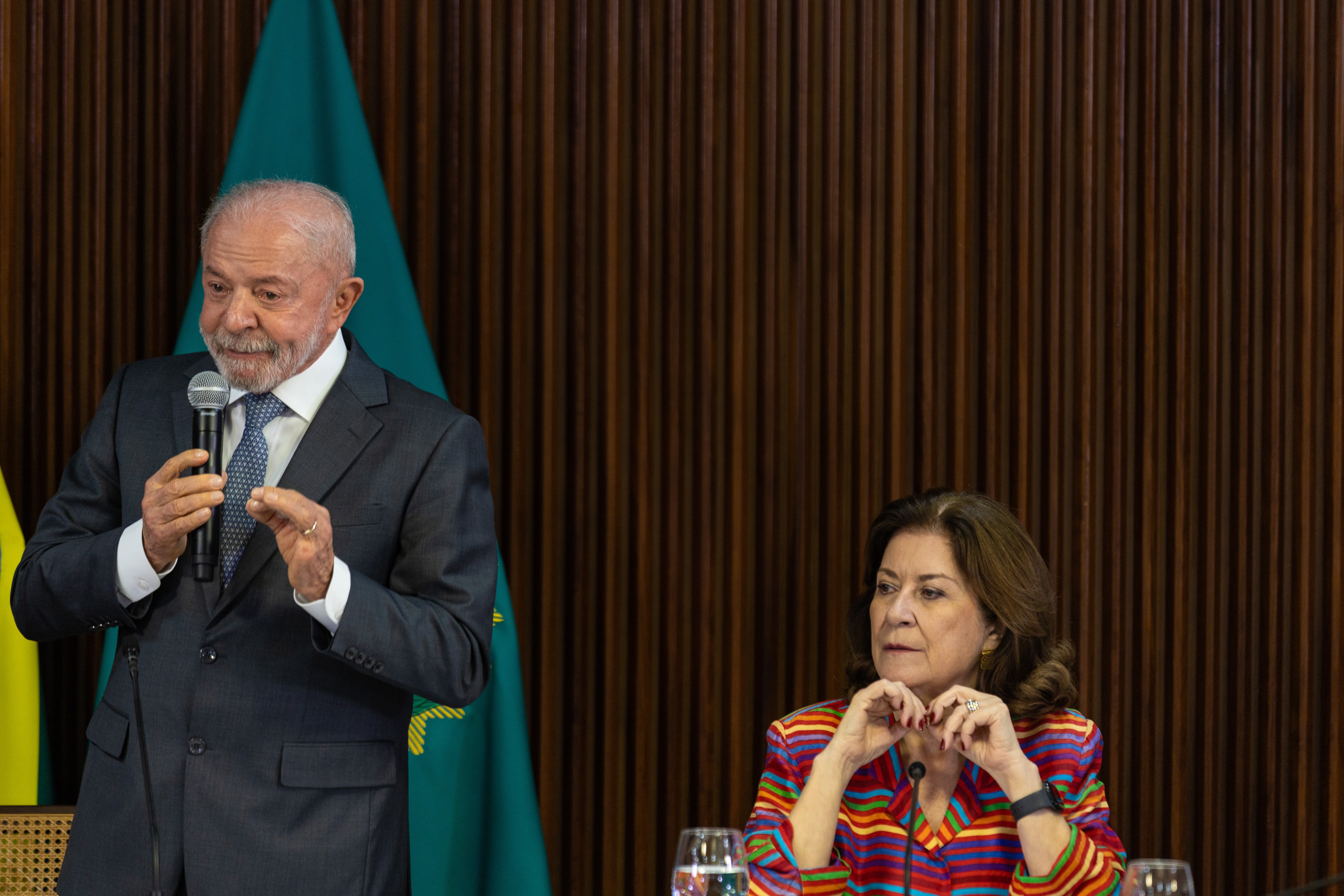 Lula diz em reunião ministerial que não tem problemas com Alcolumbre e que Messias ainda será ministro do STF