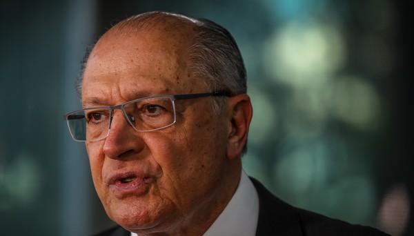 Alckmin diz que governo vai sancionar o projeto para estimular modernização da indústria 