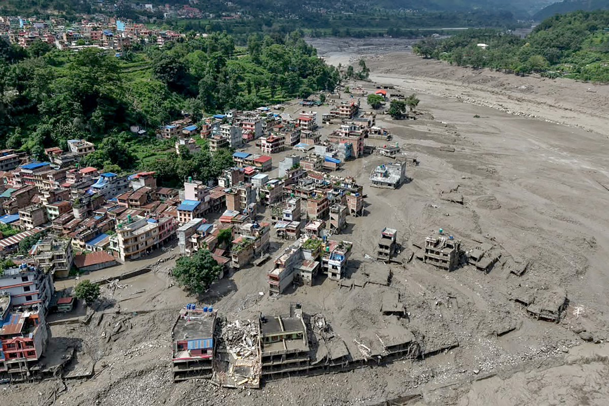 Saiba quais são as nacionalidades dos turistas desaparecidos em enchentes na fronteira do Nepal com a China - QTU Questões do Universo
