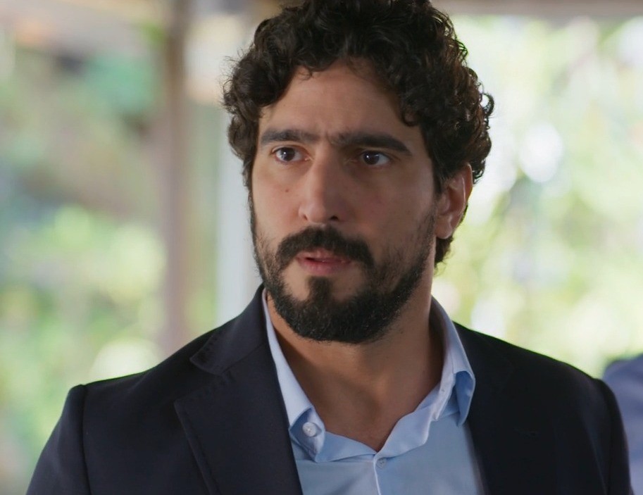 'Vale tudo': Ivan recebe proposta criminosa