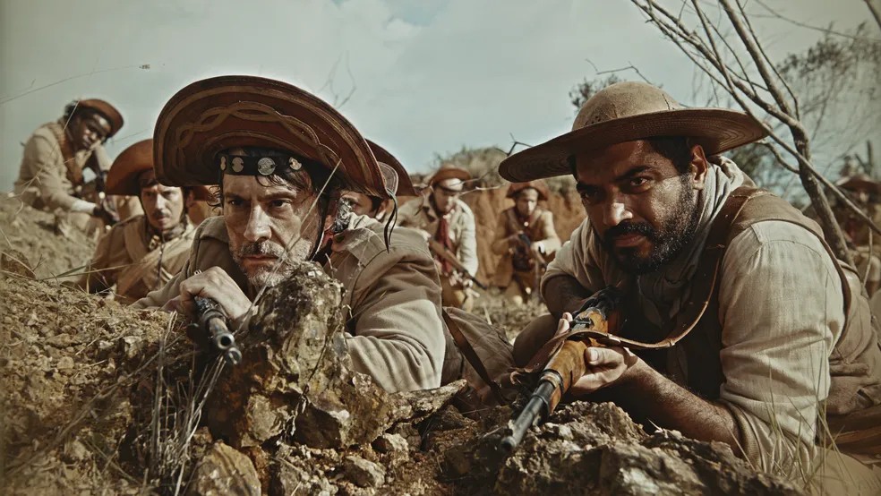 Alexandre Nero e Thomás Aquino em cena de "Guerreiros do Sol" — Foto: Estevam Ave