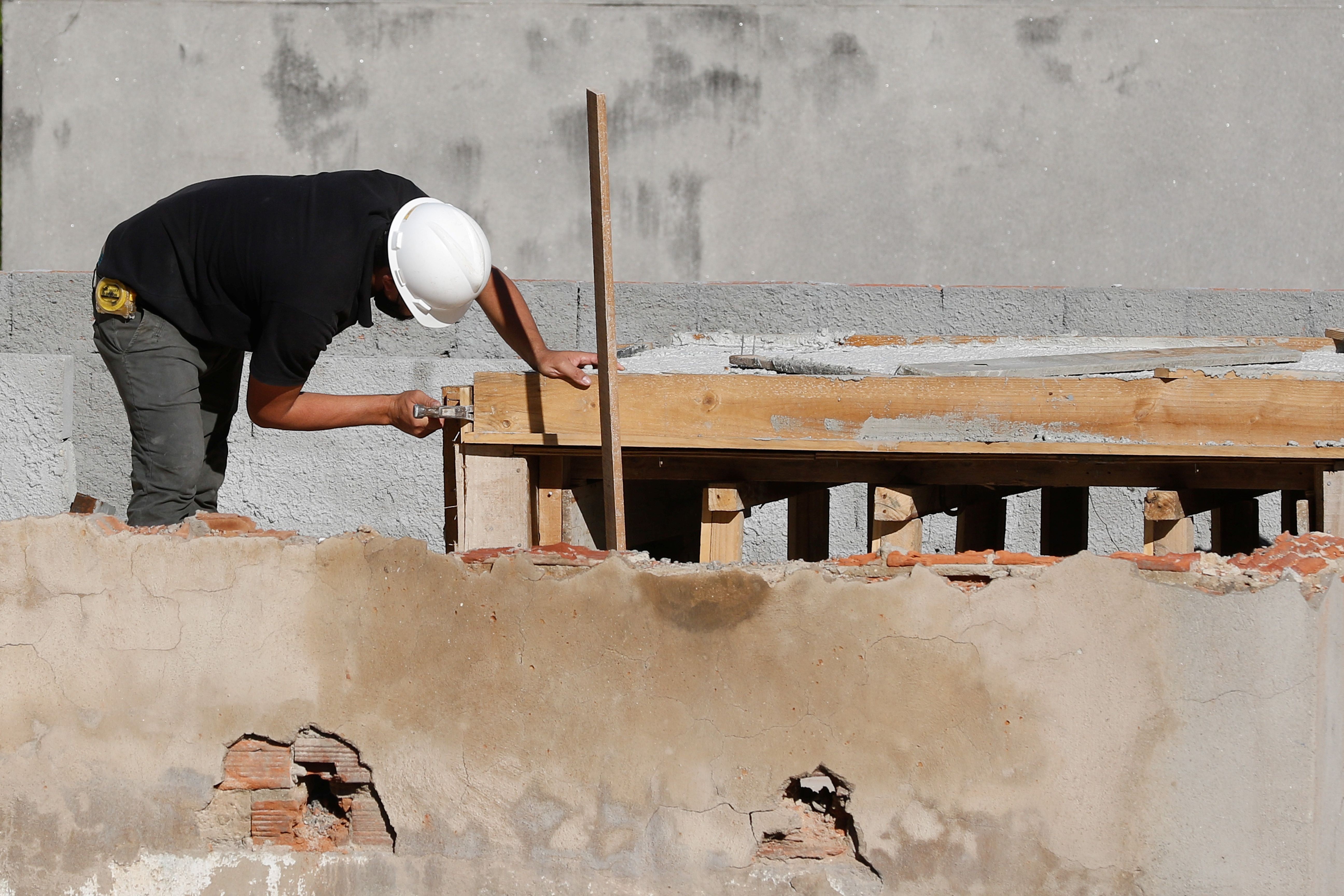 Tendência de queda nos juros favorece mercado imobiliário