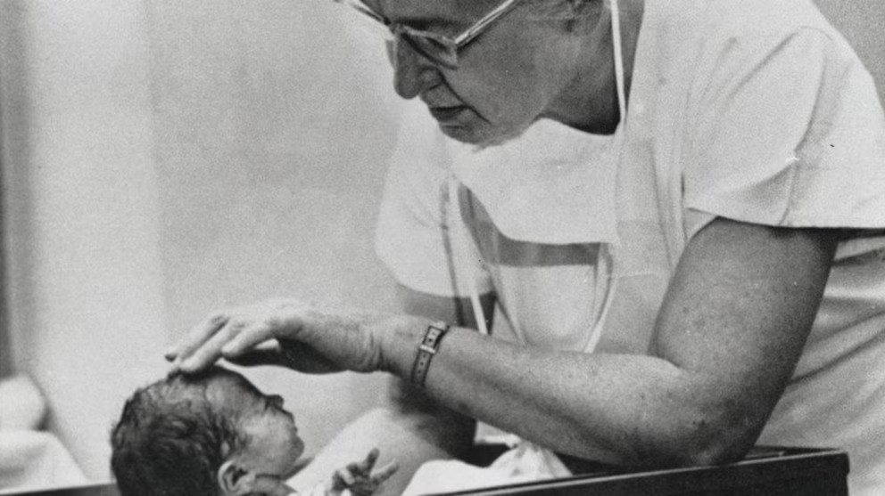 Índice de Apgar: conheça a médica americana que mudou o destino de milhões de bebês com um teste de poucos minutos