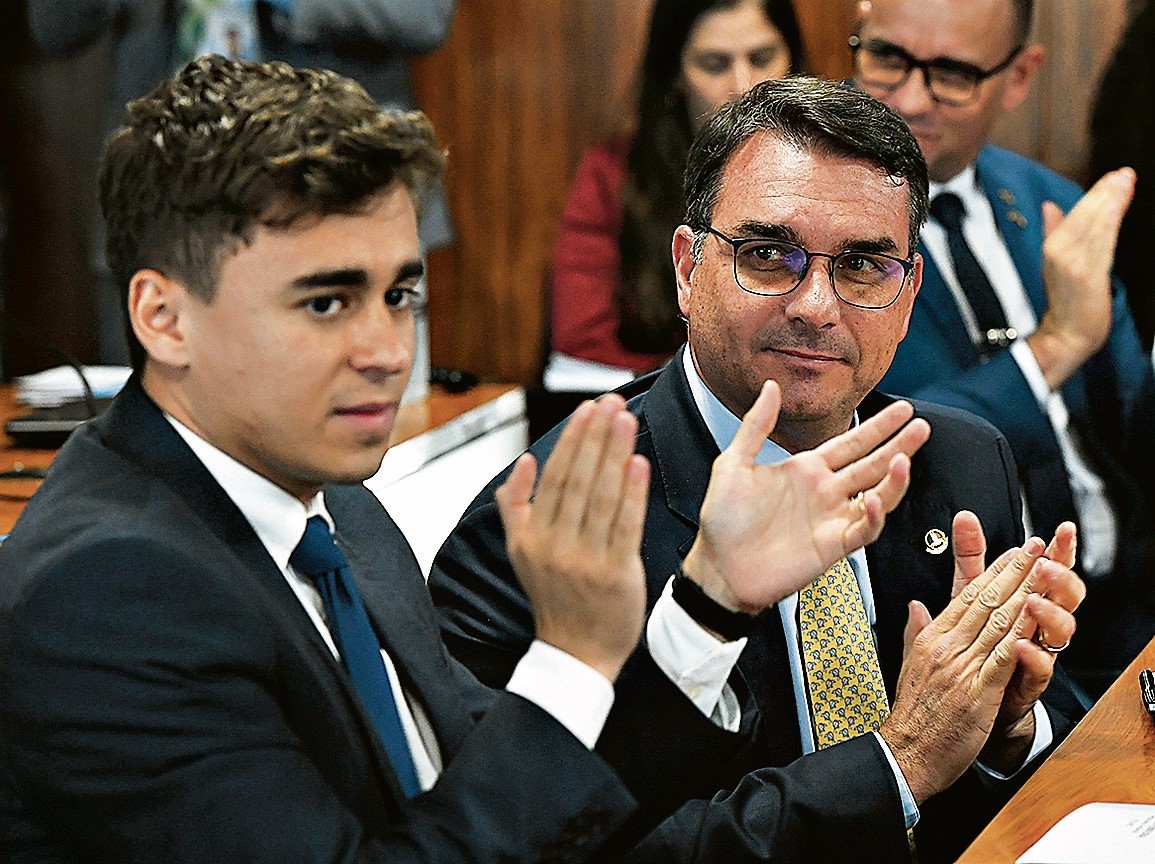 Plano de Fl&aacute;vio Bolsonaro em Minas tem resist&ecirc;ncia de Nikolas e atrapalha projeto de sucess&atilde;o de Zema