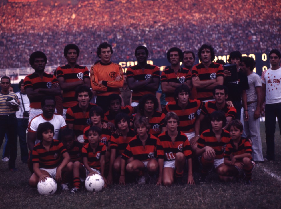 Pôster original do Flamengo campeão brasileiro em 1980 — Foto: Anibal Philot / Agência O Globo