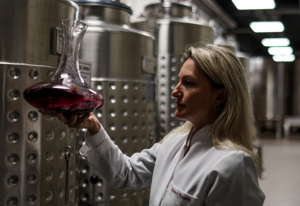 Winemaker Mônica Rossetti — Photo: Gabriel de Paiva/ Agência O Globo