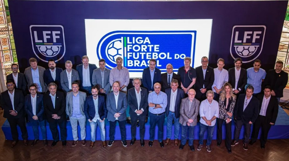 Liga de clubes revela três medidas para o regresso das famílias aos  estádios de futebol - Liga Betclic - Jornal Record