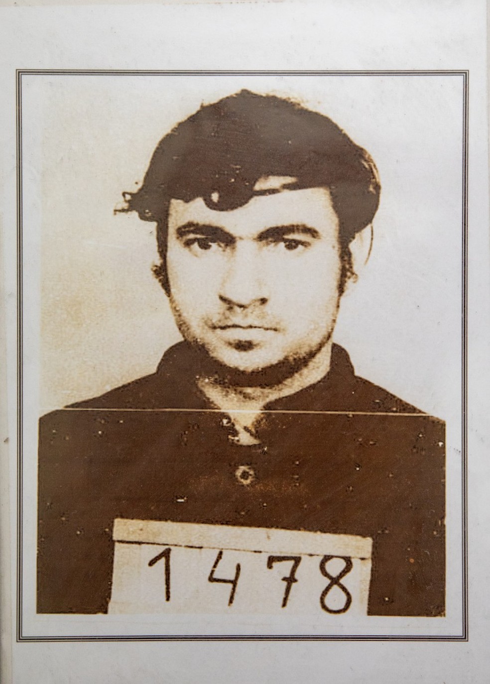 Preso pela ditadura de 1964: Cesar Maia fichado em uma de suas prisões — Foto: Ana Branco