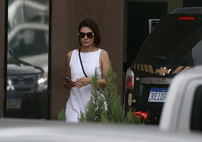 Defesa de Bolsonaro pede autoriza&ccedil;&atilde;o permanente para visitas de Michelle