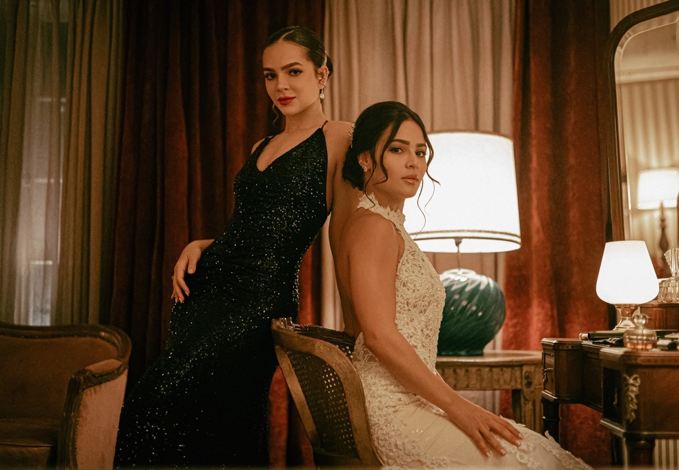 Mirna (Mel Maia) e Suzana (Giullia Buscacio) em'Os donos do jogo' — Foto: Marcos Serra Lima/Netflix