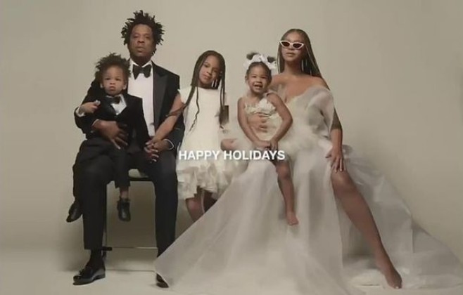 Jay-Z e Beyoncé juntos aos três filhos, Blue Ivy, então com 7 anos, e os gêmeos Sir e Rumi, 2, em post no Instagram de 1º de janeiro de 2020 — Foto: Instagram (@beyonce) / Reprodução