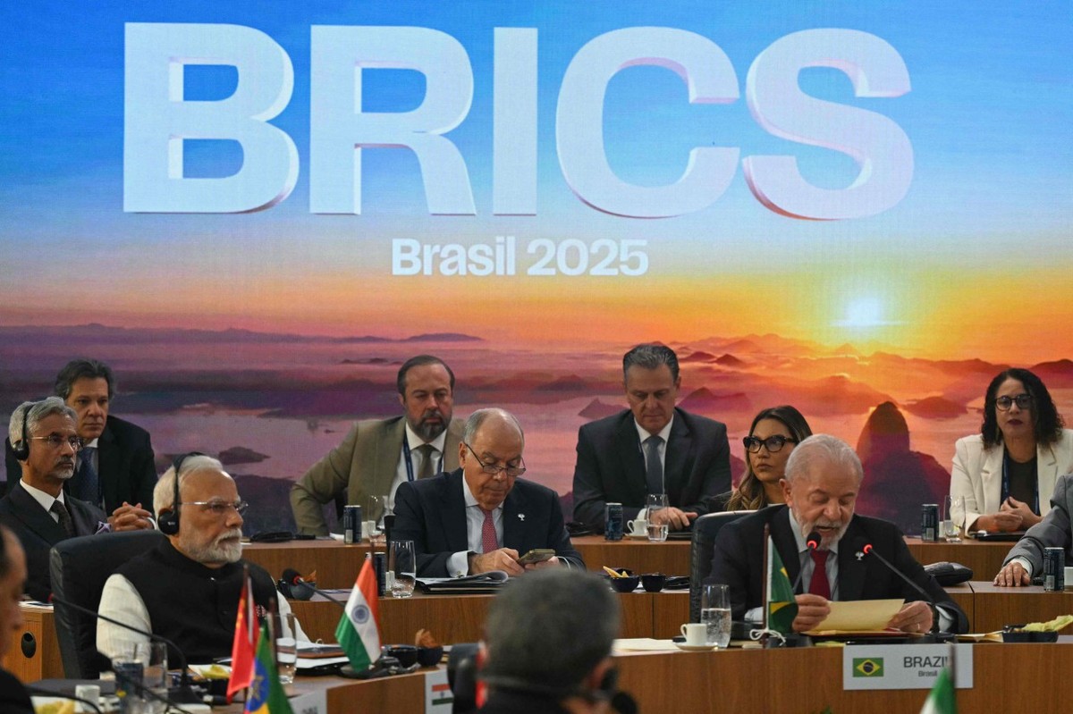 Lula reúne líderes do Brics para discutir tarifaço de Trump e cenário mundial