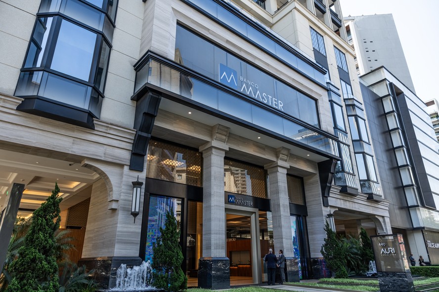 Uma solução para o Master? Entenda o que está em jogo na compra do banco pela Fictor com investidores árabes