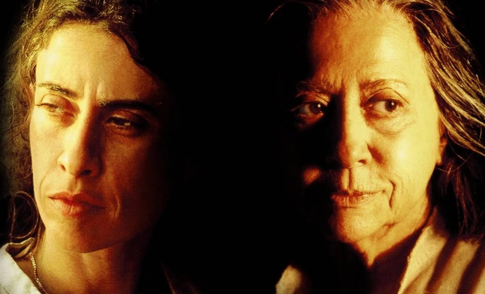 Fernanda Torres e Fernanda Montenegro em arte de divulgação de "Casa de areia" (2005) — Foto: Reprodução