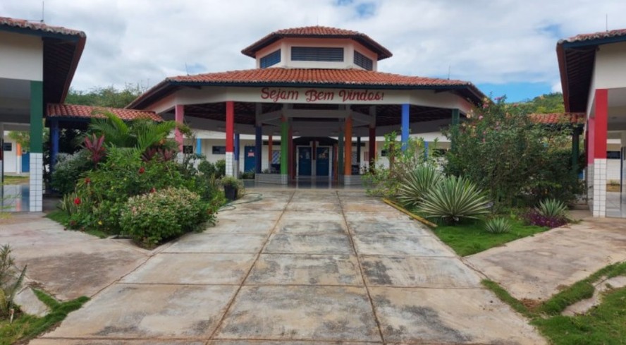 Escola Isaac de Alcântara Costa, no Ceará, foi atacada