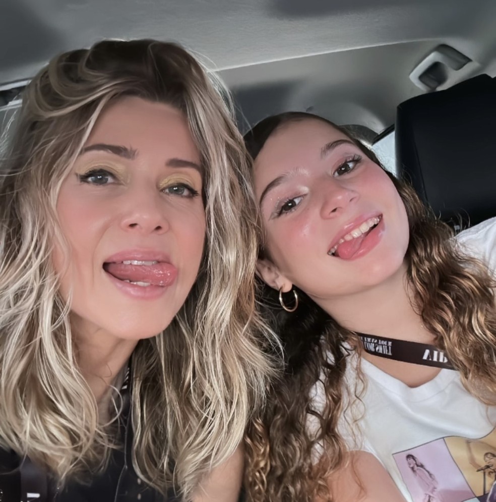 Letícia Spiller publica foto com a filha, Stella, antes de chegar no show — Foto: Reprodução Instagram