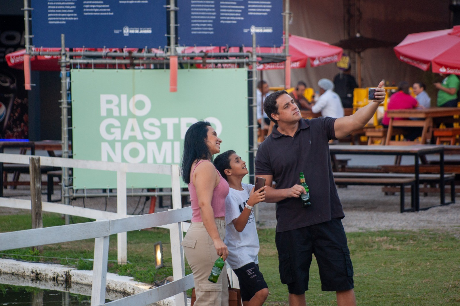 Família reunida no Rio Gastronomia — Foto: Bruno Kaiuca