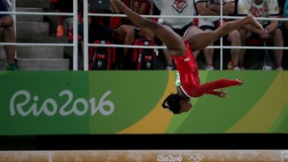 Olimpiadas Rio 2016 - Ginástica Artística individual. SIMONE BILES. Local: Rio Olímpico Arena — Foto: Marcelo Theobald/Extra/Agência O Globo