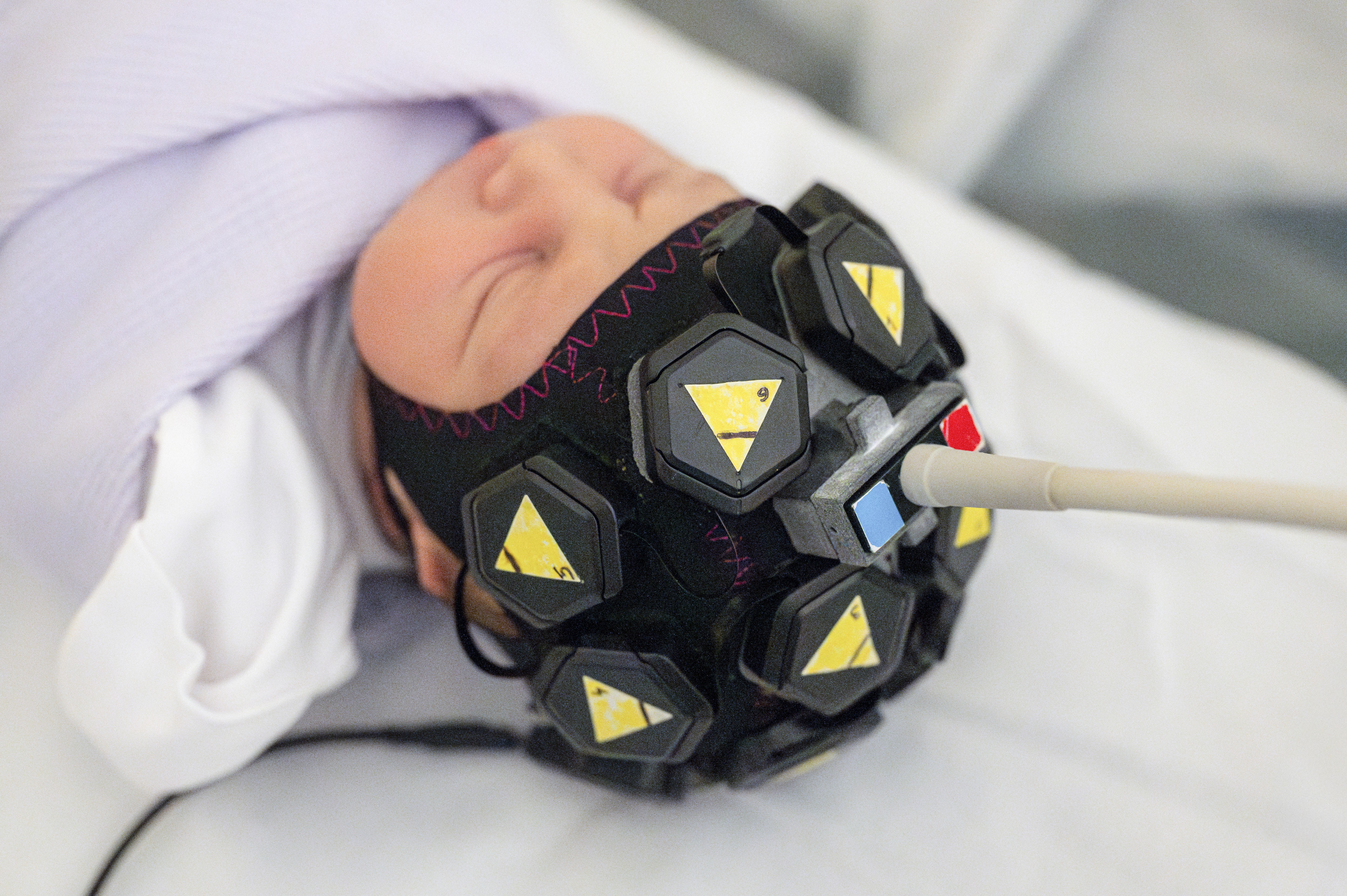 Os bebês são conscientes? Debate científico leva pesquisadores a realizar experimentos com recém-nascidos
