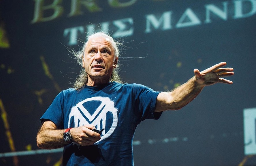 Bruce Dickinson lança na CCXP projeto que une HQ e álbum solo, fala de