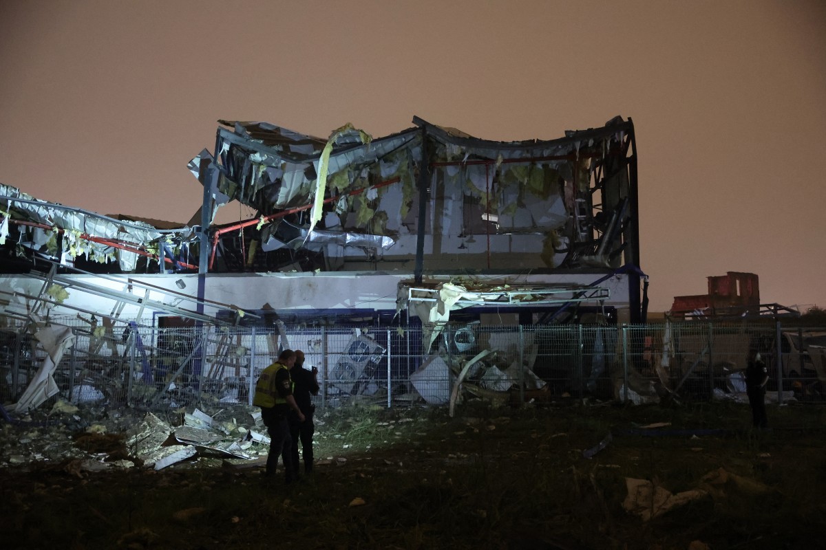 Irã volta a atacar Israel com mísseis e ignora ameaças de Trump contra pontes e usinas de energia