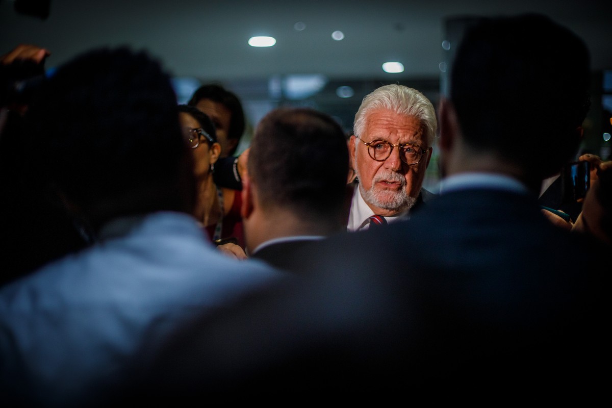 Presidente do STM quer que líder do governo assuma autoria de PEC que ...
