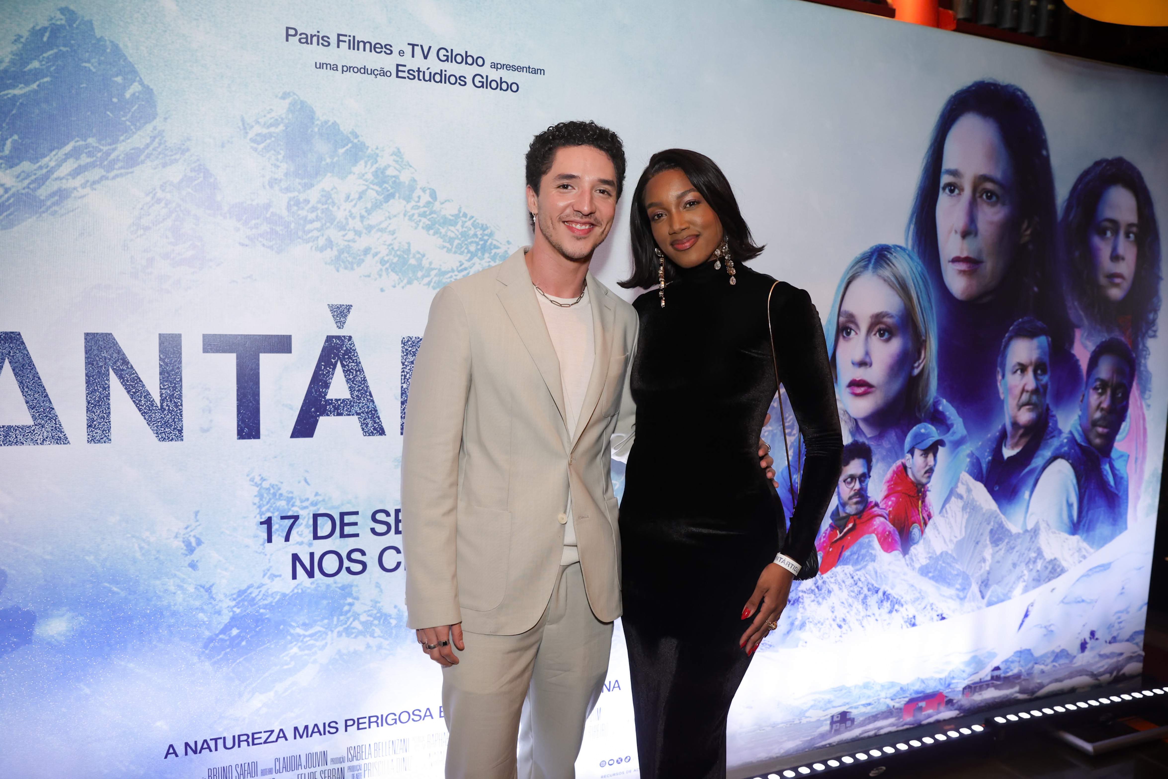 João Vitor Silva aposta em carreira como atriz para Iza: 'Ela passa texto comigo numa naturalidade que é um negócio de doido'