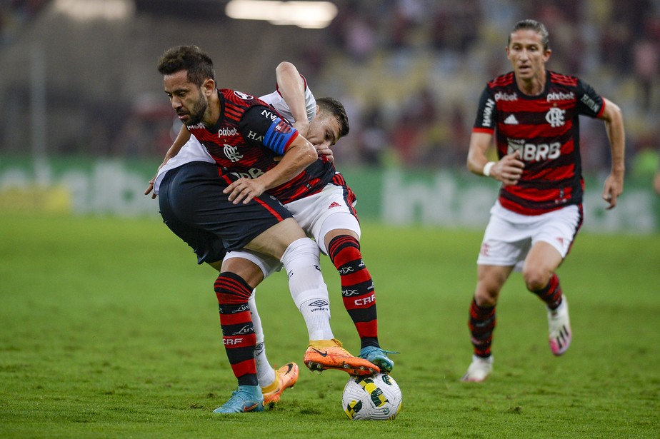 Flamengo on X: Fim de jogo no Maracanã. O Flamengo empata em 0 a 0 com o  Athletico-PR, no jogo de ida das quartas de final da Copa do Brasil. #CRF  #VamosFlamengo