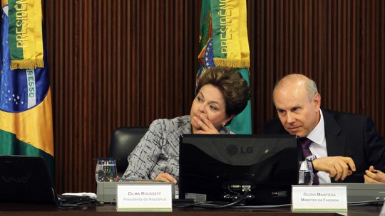 Intervenção nos preços da Petrobras definida por Dilma e Mantega teria custado US$ 41 bilhões à estatal