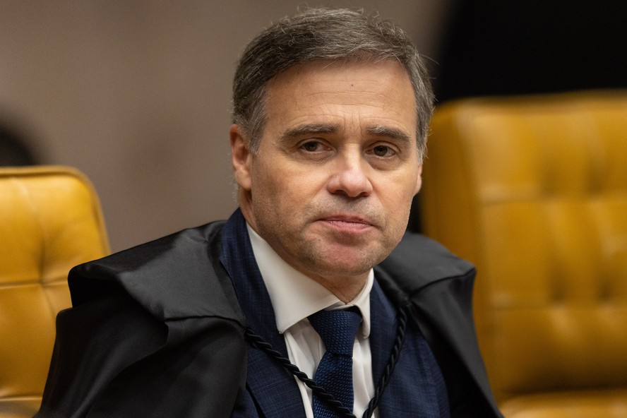 Reunião entre André Mendonça e ministro da Justiça para reduzir tensão institucional com a PF