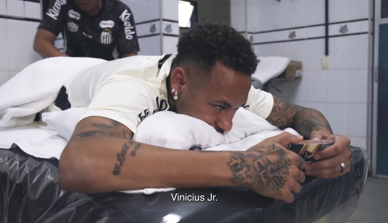V&iacute;deo mostra rea&ccedil;&atilde;o de Neymar ao n&atilde;o ser convocado para sele&ccedil;&atilde;o brasileira: 'P&ocirc;, Ancelotti. E eu?'