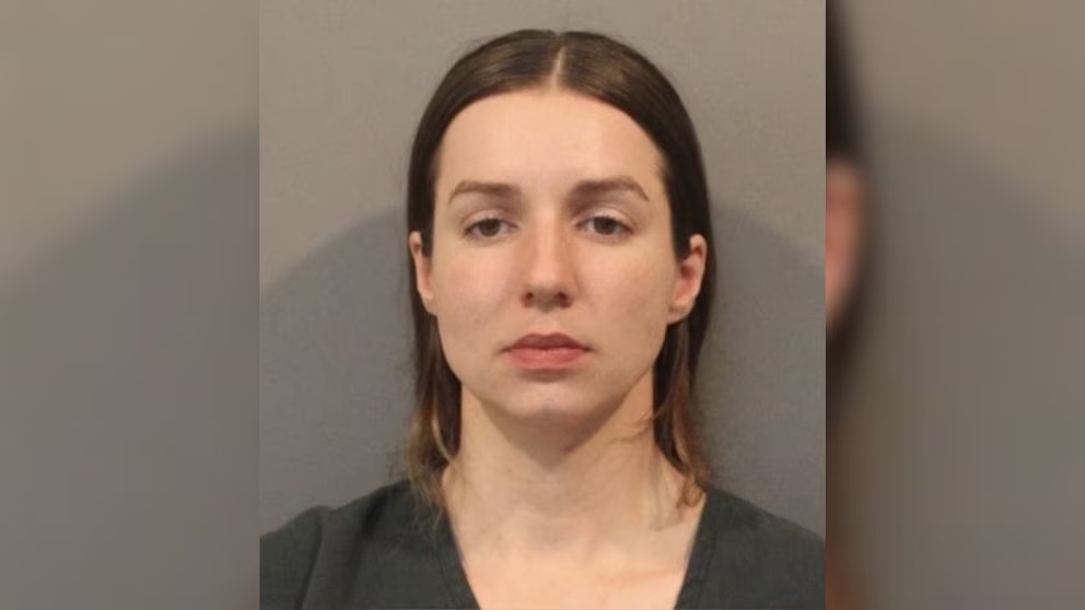 Presa depois de fuga: mulher é acusada de matar pai dos filhos e ex-sogros em triplo homicídio nos EUA