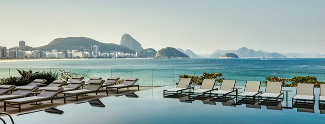Piscina de borda infinita é apenas uma das atrações oferecidas por hotéis da orla de Copacabana, que terá show de Madonna — Foto: Reprodução