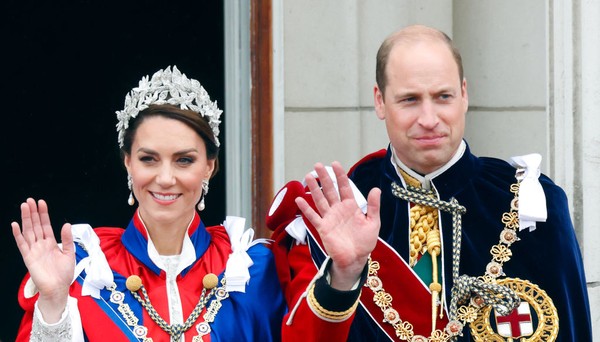 Príncipe William quebra protocolo e atualiza estado de saúde de Kate
