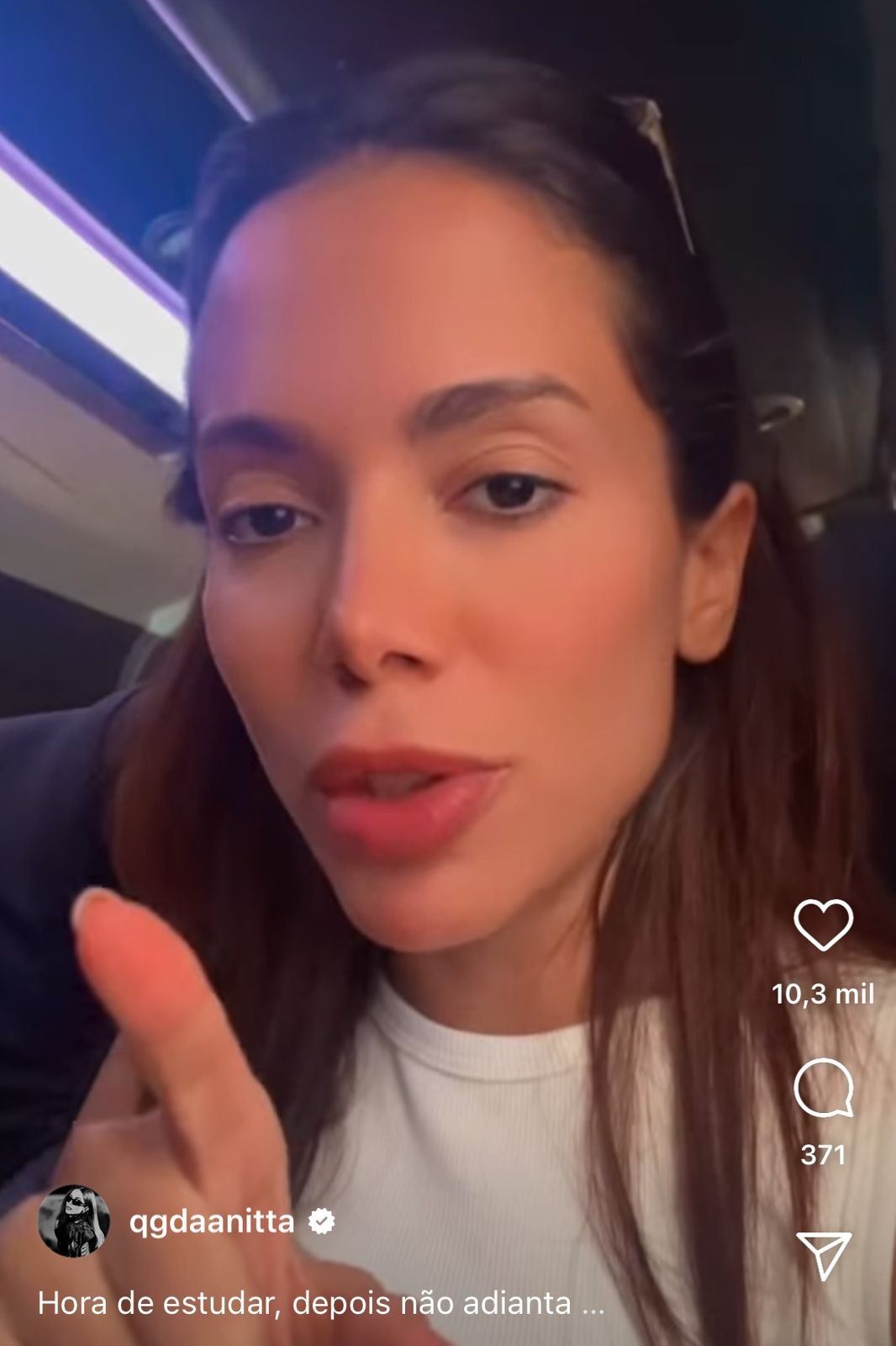 Anitta grava vídeo alertando seguidores sobre eleição: 'Não adianta votar de qualquer jeito e depois reclamar'