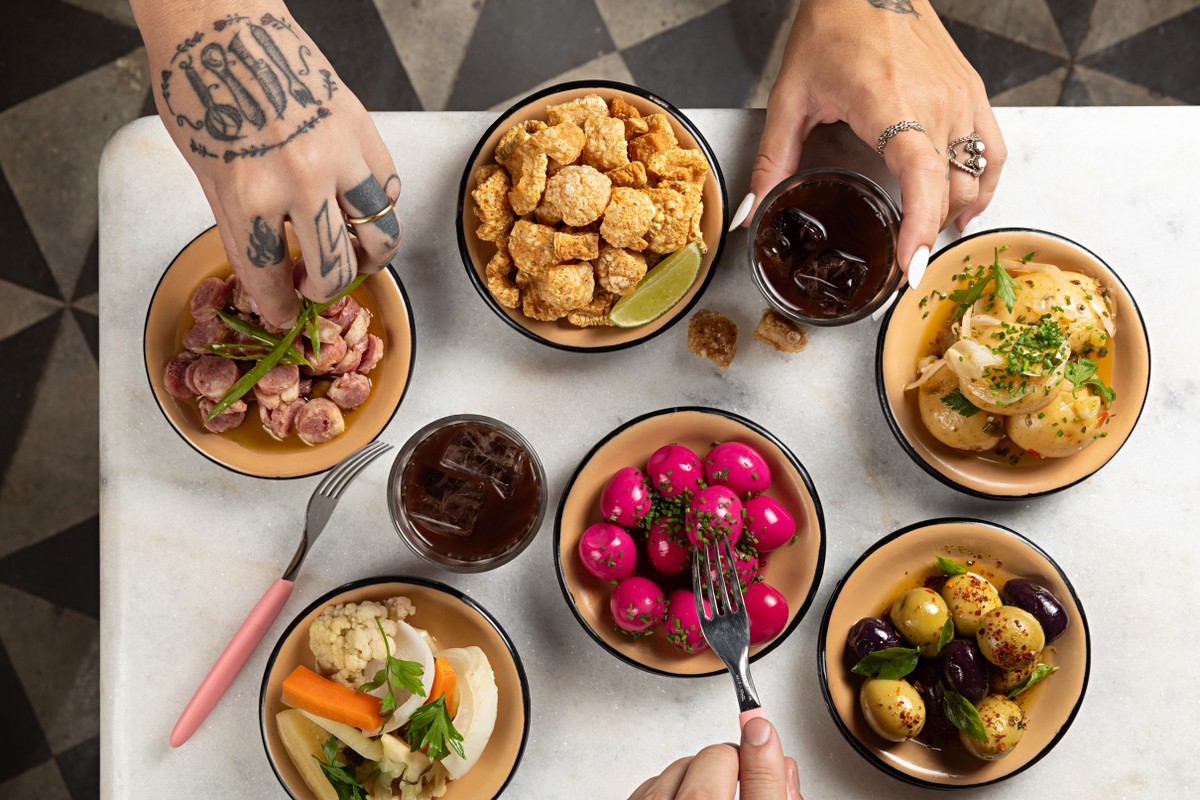 Conheça as histórias por trás do sucesso do Surubar, que mudou a cena da Lapa, no Rio de Janeiro
