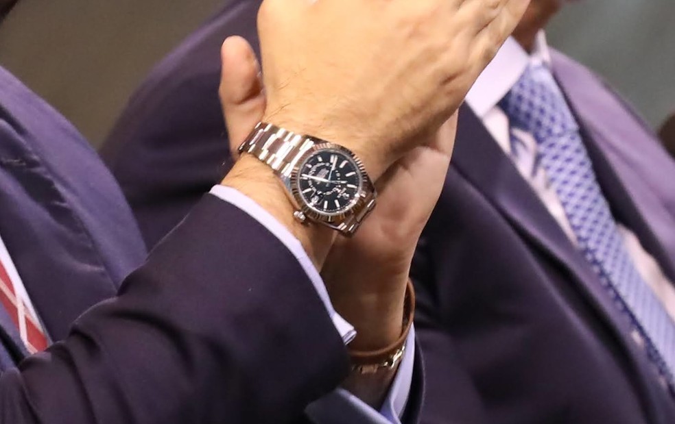 Governador do Rio 'troca' smartwatch por Rolex na faixa de R$ 100 mil