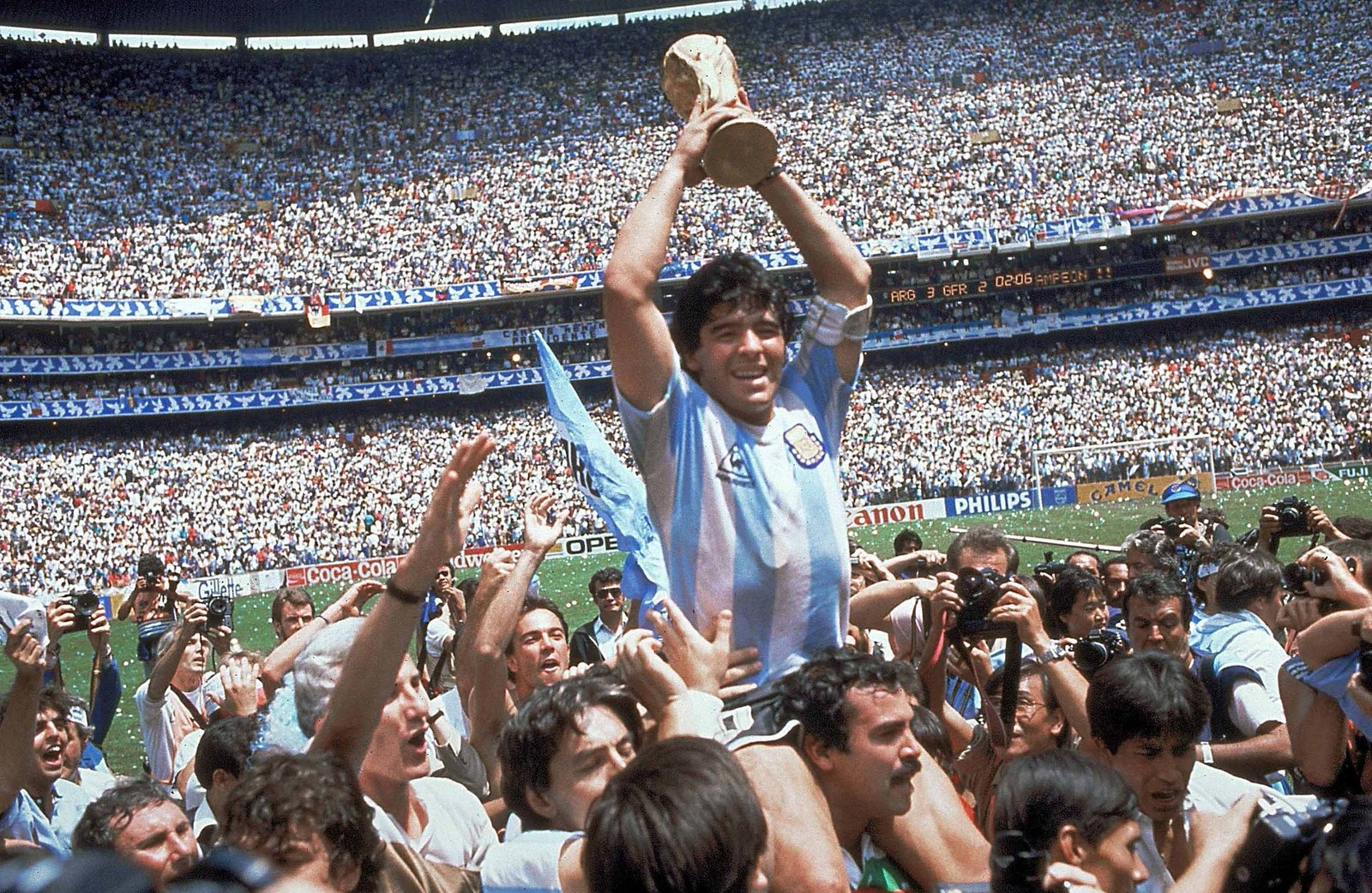 Diego Maradona na final da Copa de 1986: campanha da Argentina teve a "mão de Deus" e golaço contra a Inglaterra — Foto: Carlo Fumagalli/AFP