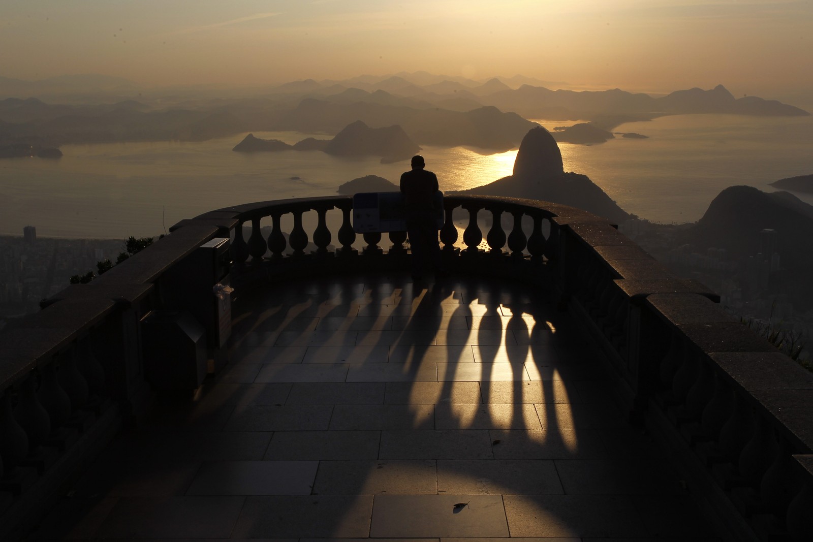Corcovado. Rio tem mais de 30 pontos de observação bem conhecidos dos cariocas. — Foto: Custodio Coimbra