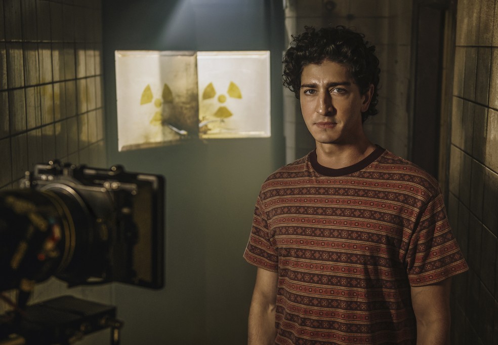 Johnny Massaro em "Emergência radioativa" — Foto: Divulgação/Netflix/Helena Yoshioka