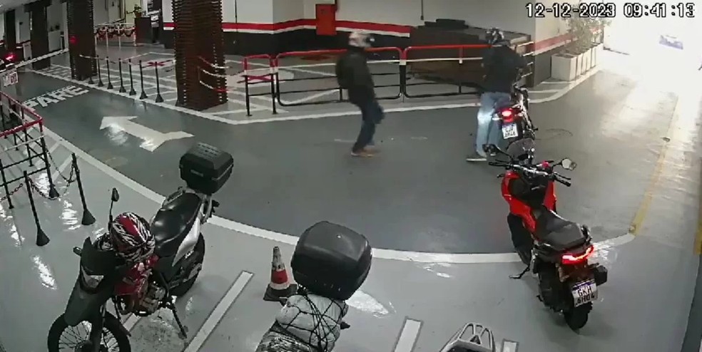 Homem alega que roubou relógio de Roberto Kalil porque terá uma filha