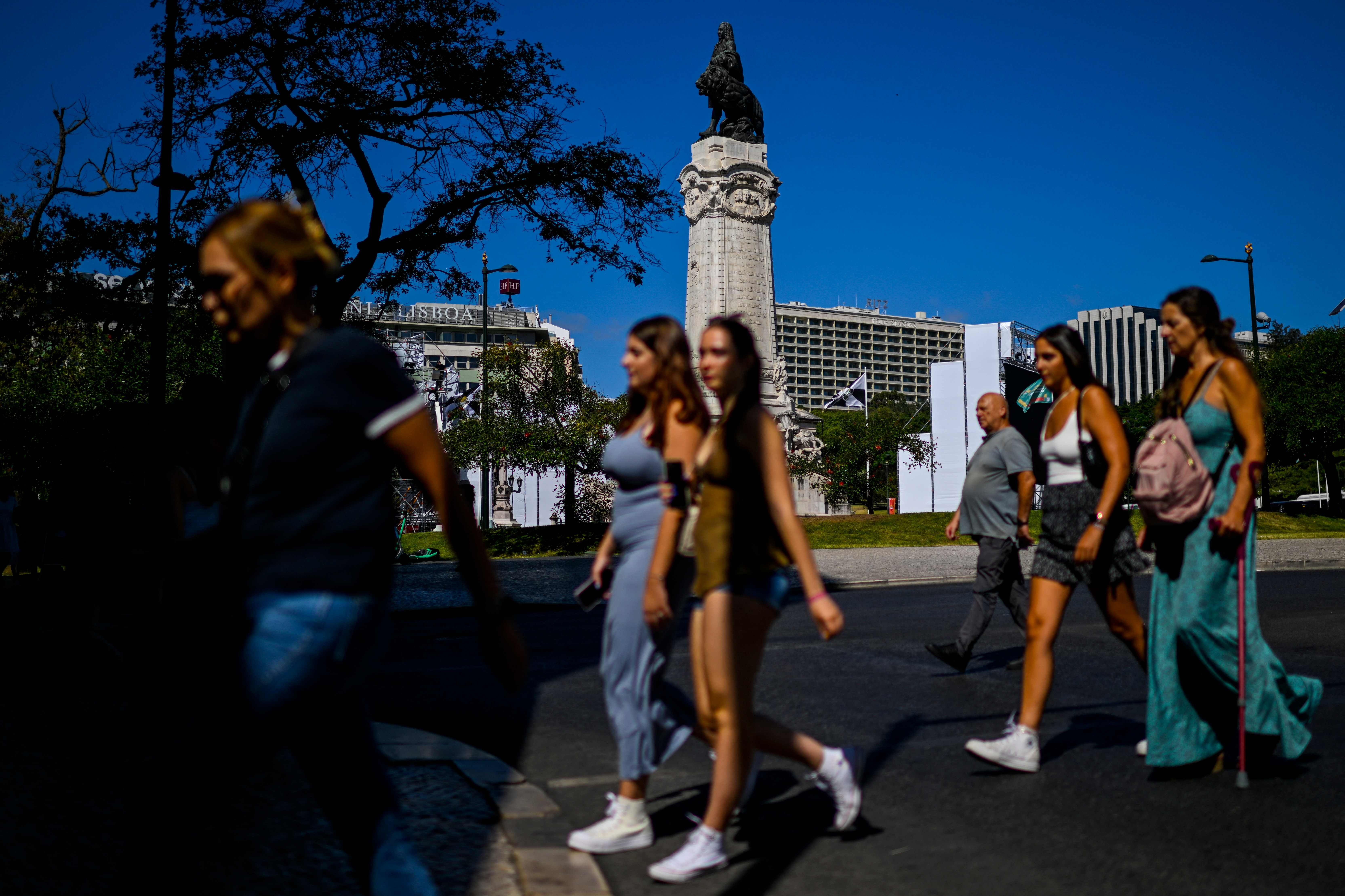 Jovem, maioria feminina e trabalhador: o perfil dos brasileiros em Portugal