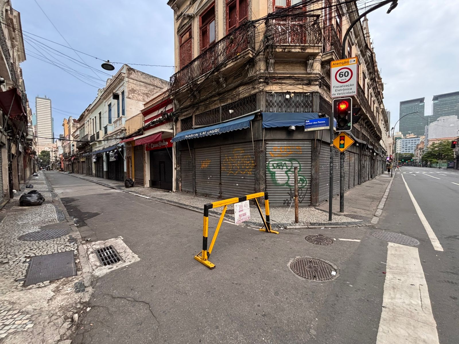 Ruas do Centro desertas às 17h30 com antecipação da volta para a casa — Foto: Alexandre Cassiano